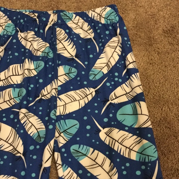 NWOT Blue Feather Patterned Leggings - Picture 4 of 4